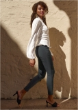 Venus Mid-Rise Slimming Stretch Jeggings in Black Venus Mid-Rise Slimming Stretch Jeggings in Black