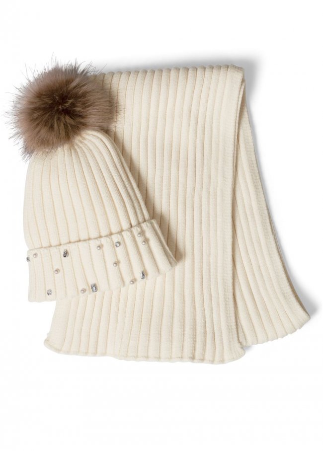 Venus Ribbed Beanie And Scarf Set in Nude Venus Ribbed Beanie And Scarf Set in Nude