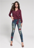 Venus Floral Embroidered Skinny Jeans in Medium Wash Venus Floral Embroidered Skinny Jeans in Medium Wash