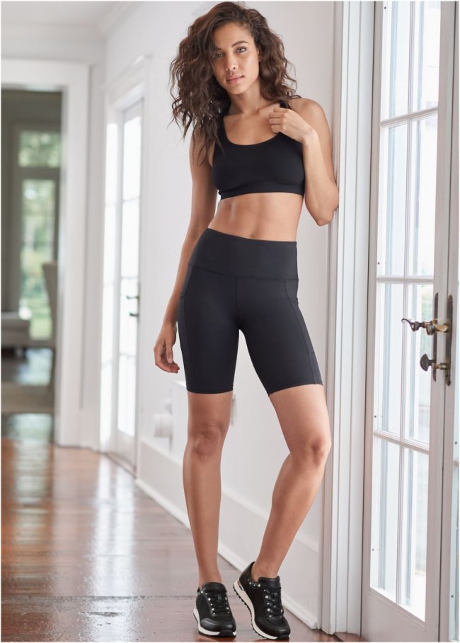 Venus High-Rise Pocket Bike Shorts in Black Venus High-Rise Pocket Bike Shorts in Black