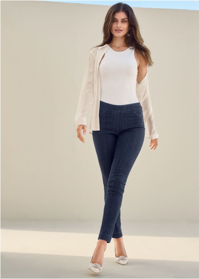 Venus Mid-Rise Slimming Stretch Jeggings in Dark Wash Venus Mid-Rise Slimming Stretch Jeggings in Dark Wash