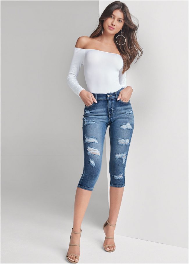Venus Ripped Capri Jeans in Medium Wash Venus Ripped Capri Jeans in Medium Wash