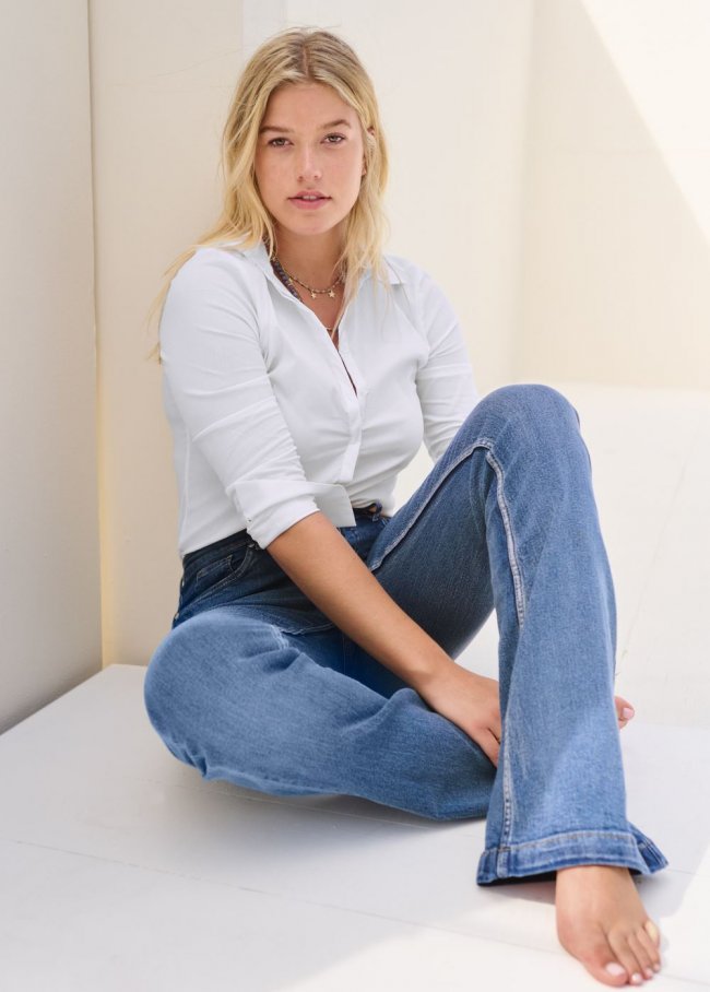 Venus Medium Wash BOOTCUT JEANS Venus Medium Wash BOOTCUT JEANS