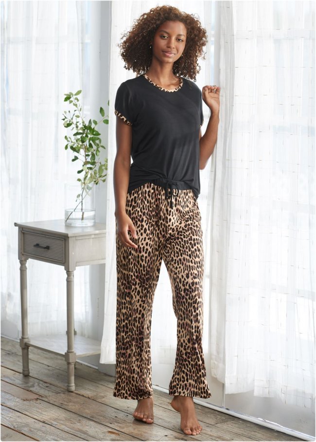 Venus Flirty Cheetah SHORT SLEEVE PAJAMA SET Venus Flirty Cheetah SHORT SLEEVE PAJAMA SET
