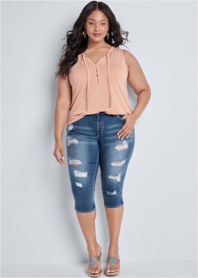 Venus Plus Size Ripped Capri Jeans in Medium Wash Venus Plus Size Ripped Capri Jeans in Medium Wash