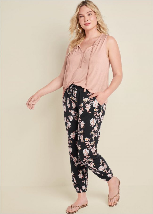 Venus Plus Size Floral Printed Pants in Black Venus Plus Size Floral Printed Pants in Black