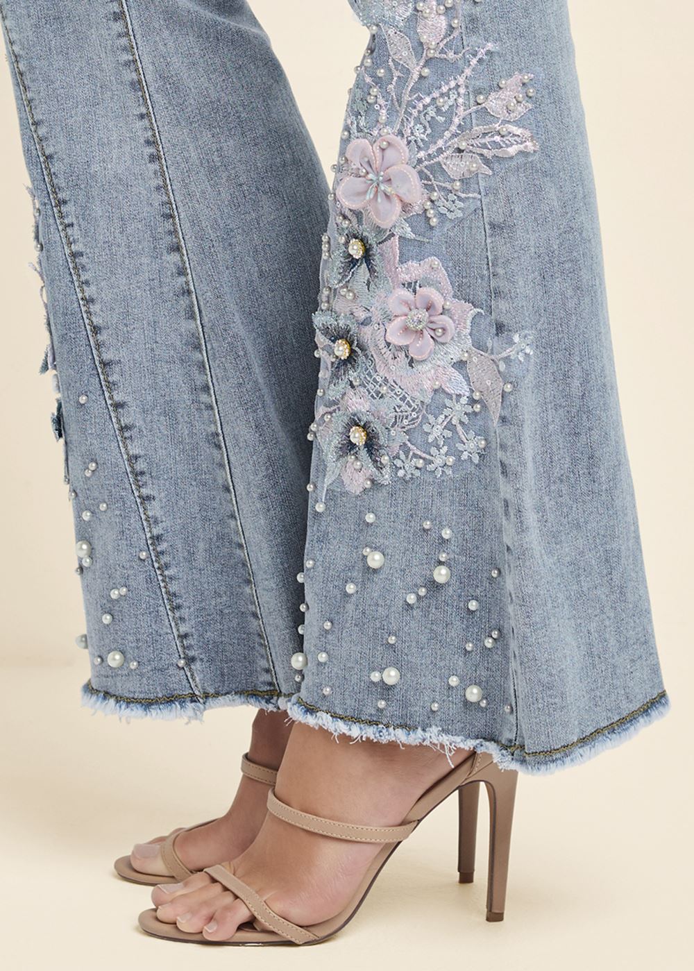 Venus Floral Applique Wide Leg Jeans in Light Wash