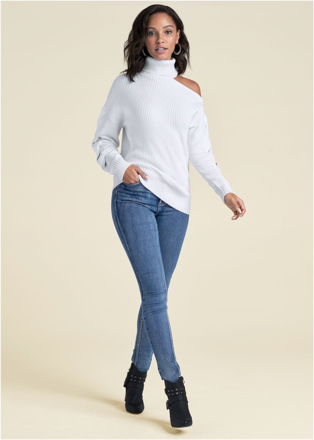 Venus VENUS | Cutout Shoulder Turtleneck in White