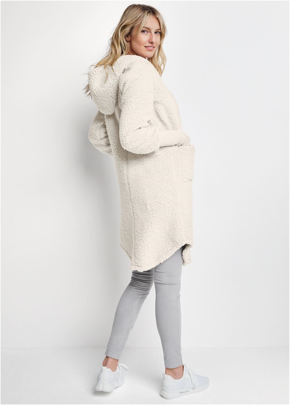 Venus Cozy Sherpa High-Low Jacket in Beige
