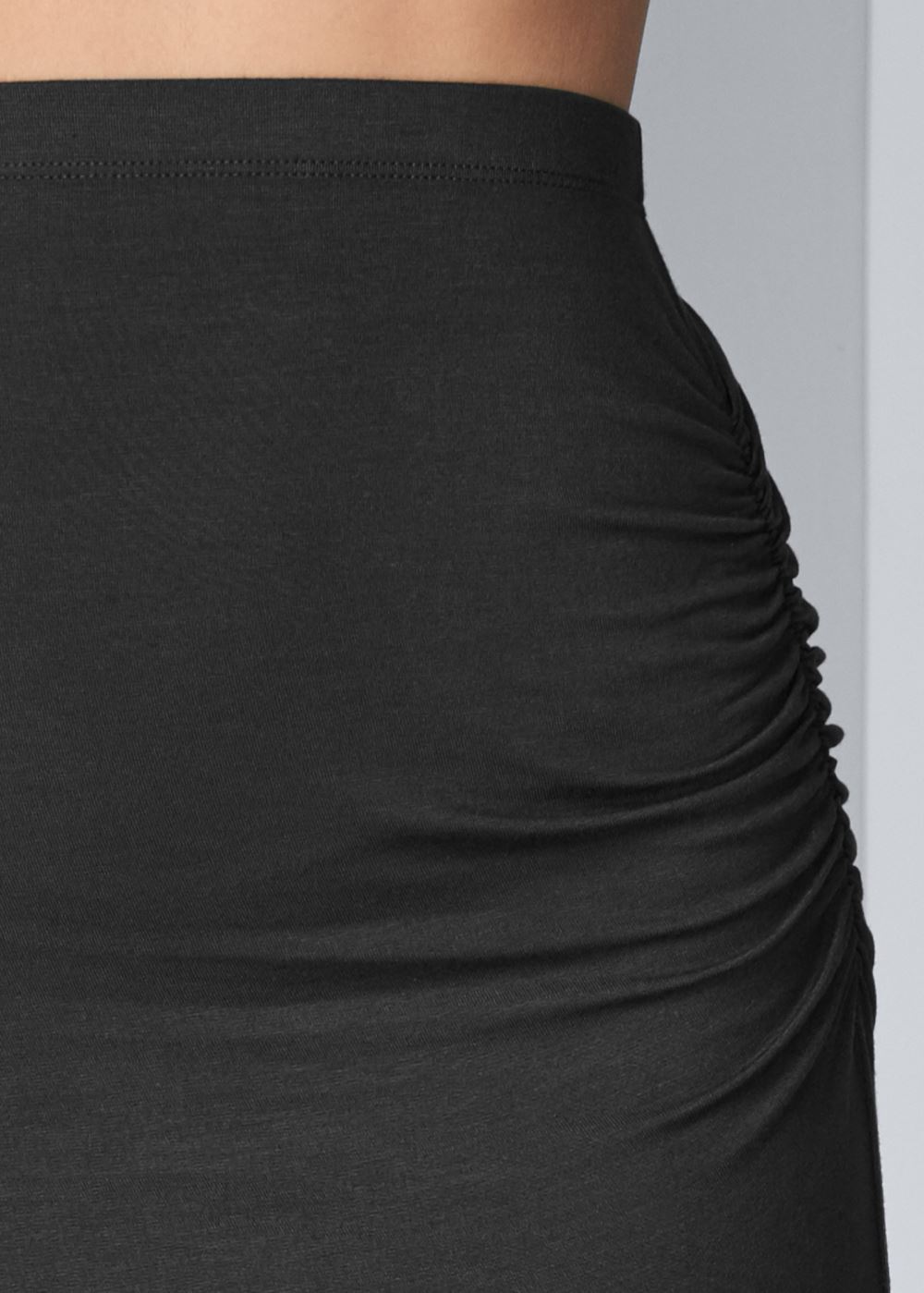 Venus Plus Size Easy Midi Skirt - Black