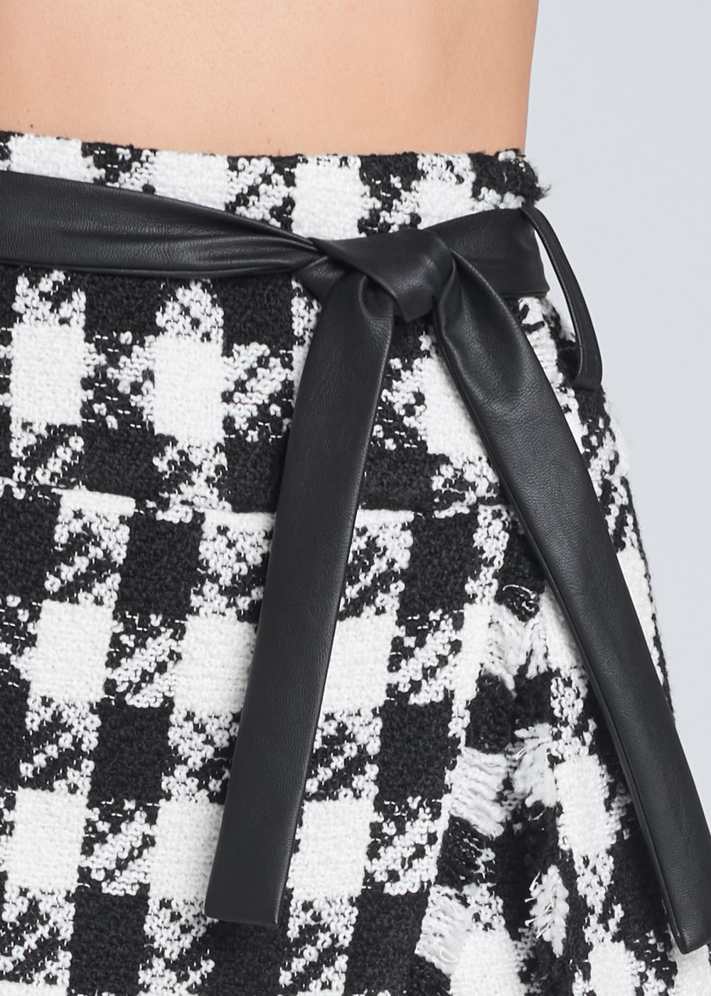 Venus Black & White TWEED SKORT WITH BELT