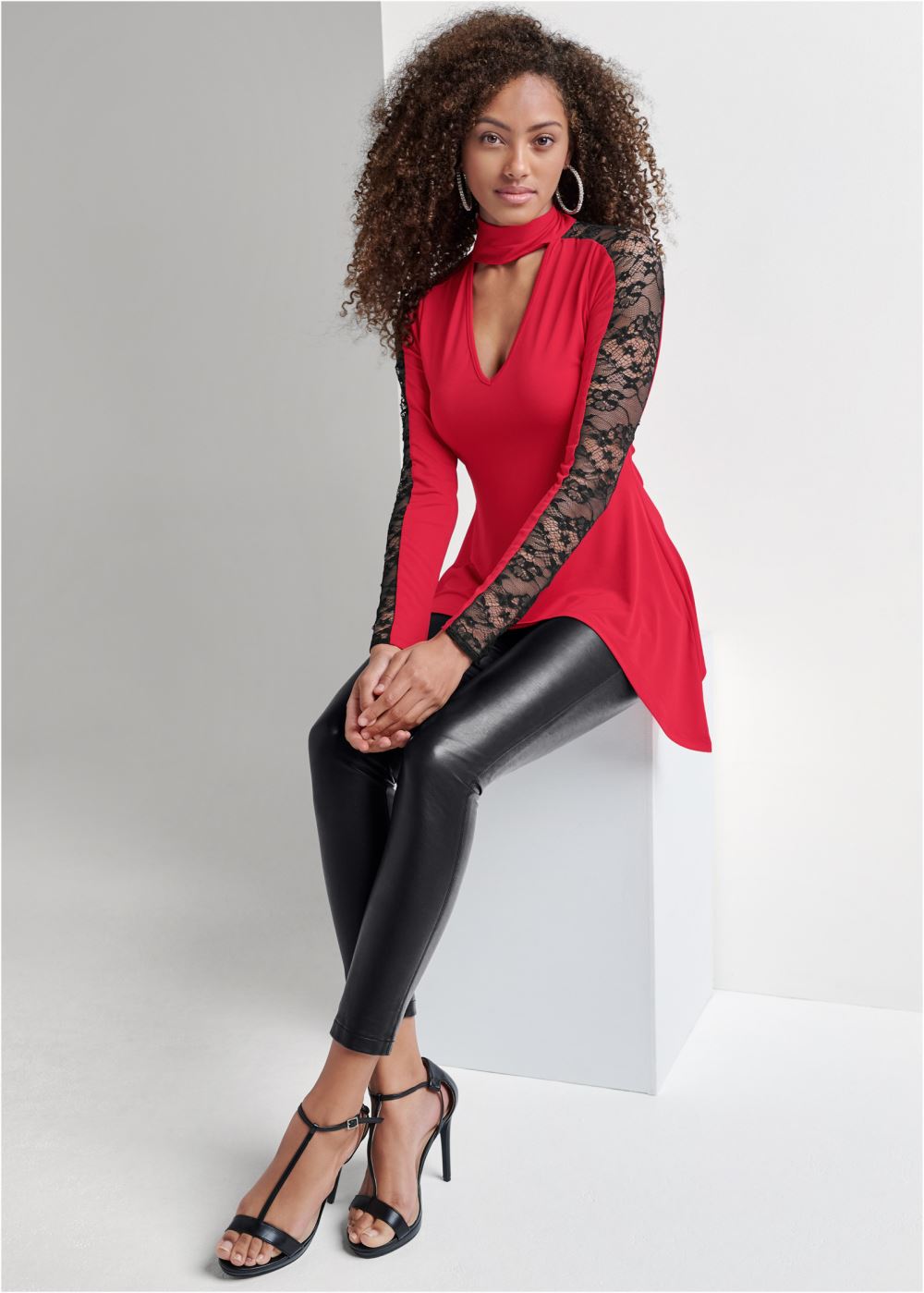 Venus Plus Size Lace Sharkbite Hem Top