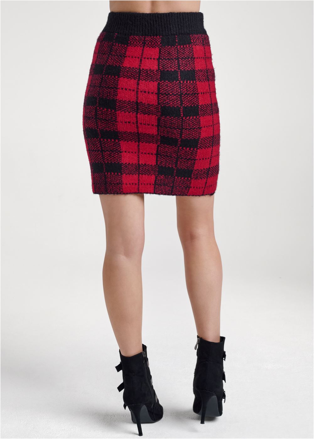 Venus Plus Size Plaid Sweater And Skirt Set - Black & Red