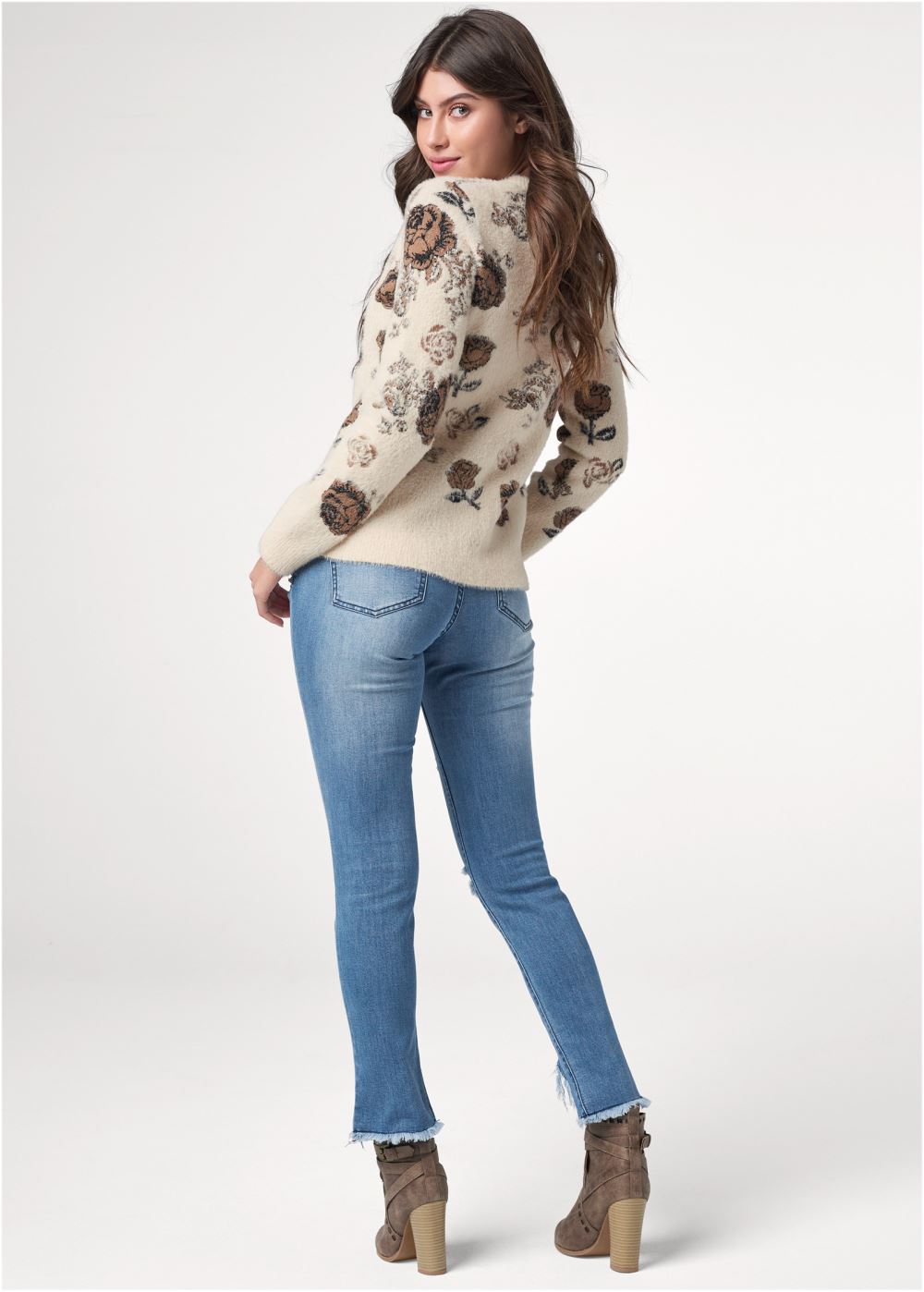 Venus Plus Size Eyelash Rose Print Sweater in White Multi